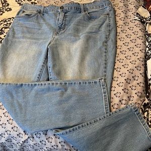 Bandolino Crop Jeans